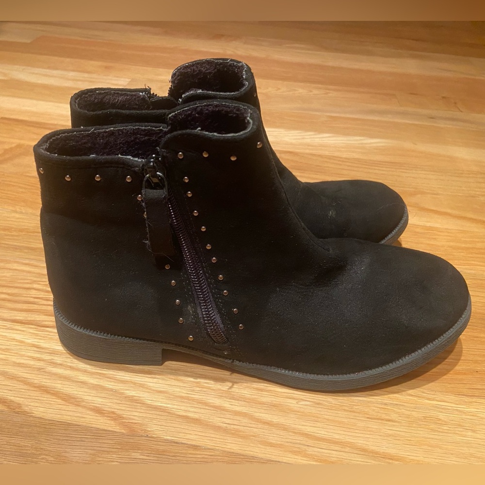 BLACK SIZE FIVE ANKLE GEM STUDDED BOOTS